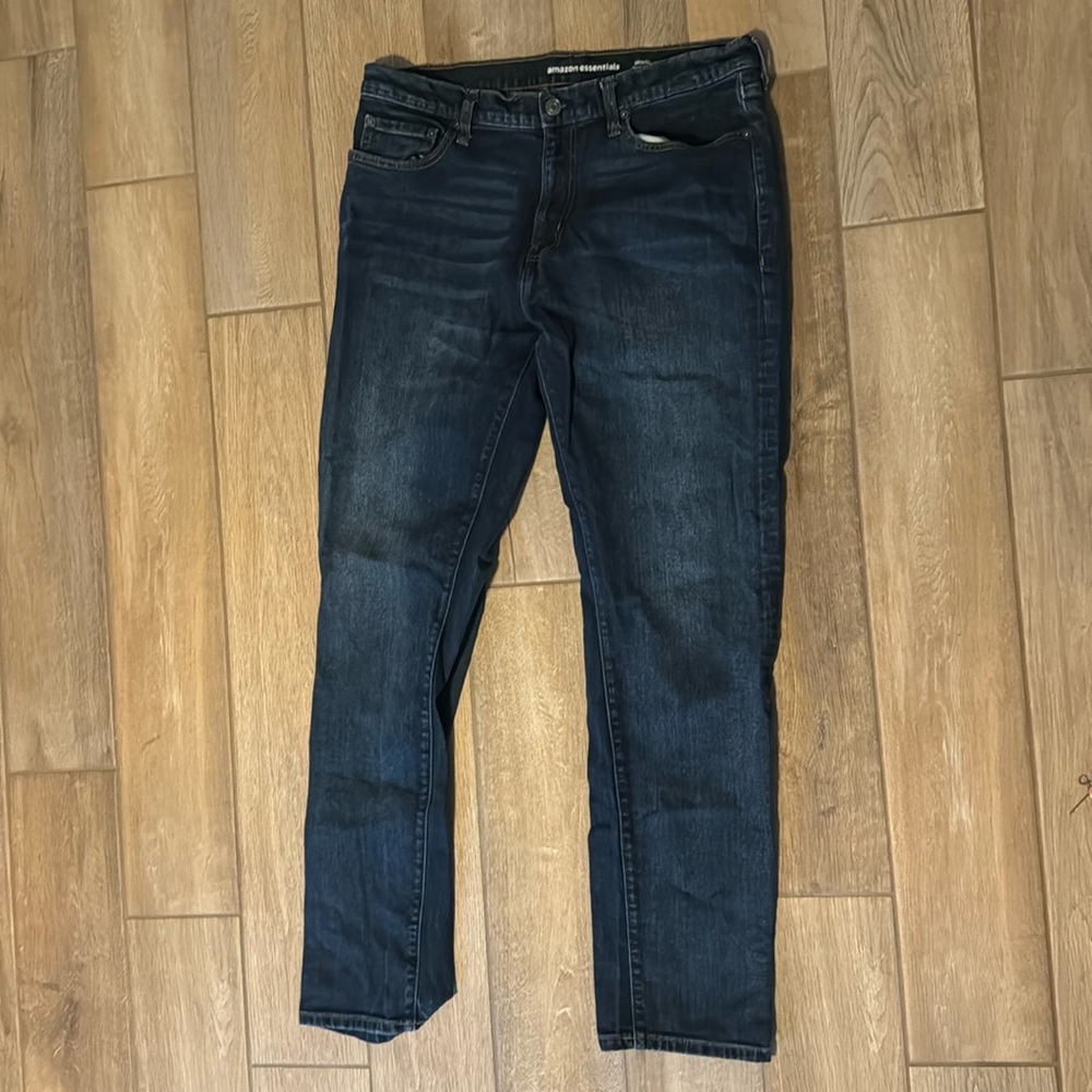 Amazon essentials men’s athletic 36w X 34L jeans new without tags